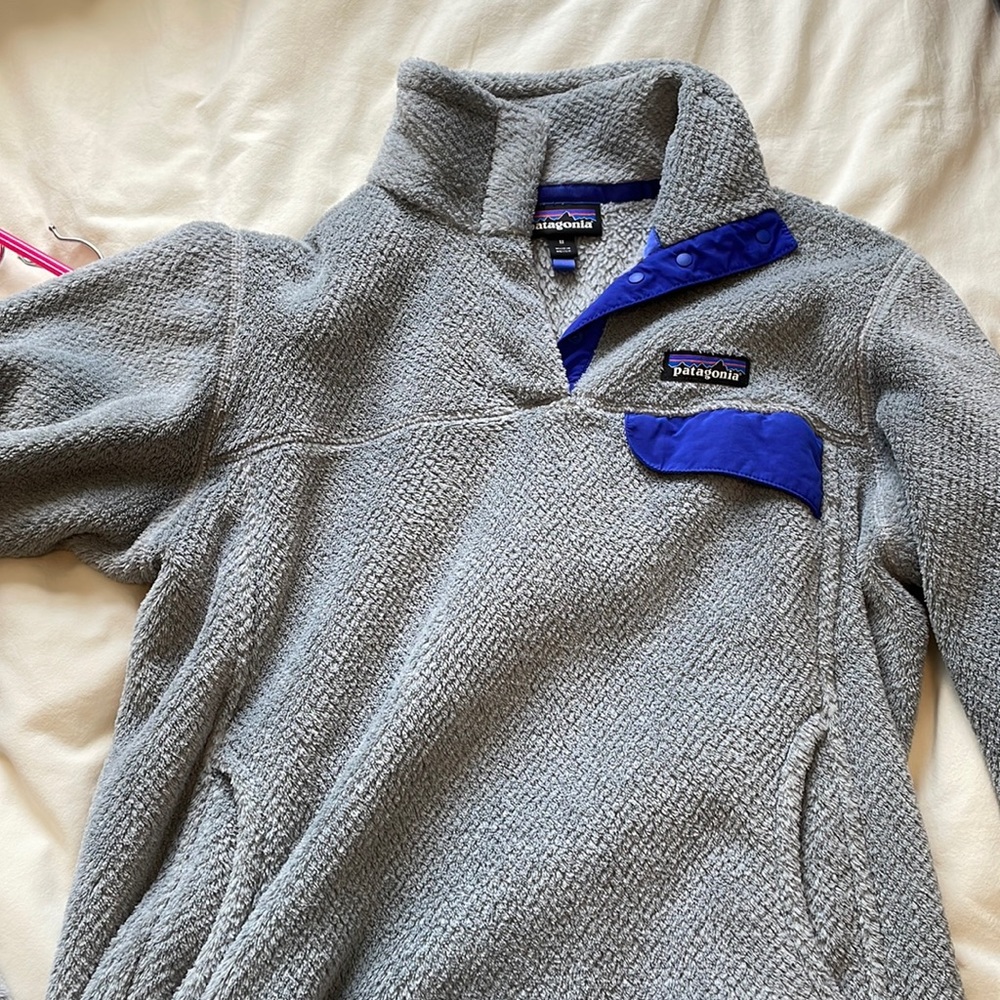 Patagonia sweater size M